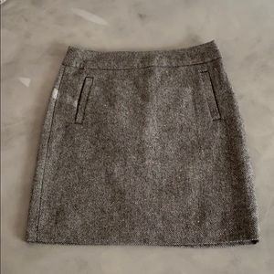 Banana Republic work skirt; pockets